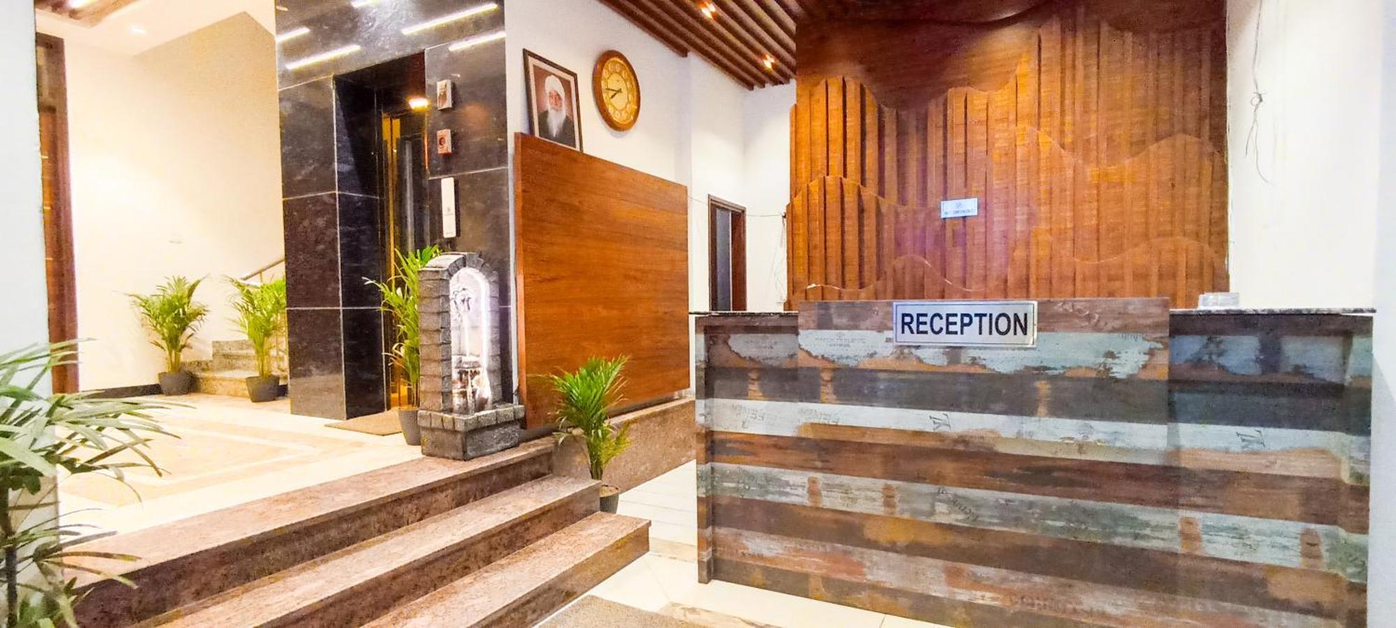 Hotel Lake View Chandigarh Bagian luar foto